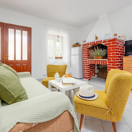 Beautiful Home In Novalja With Wifi Экстерьер фото