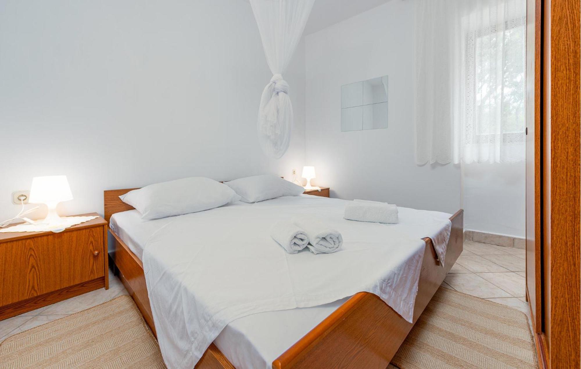 Beautiful Home In Novalja With Wifi Экстерьер фото