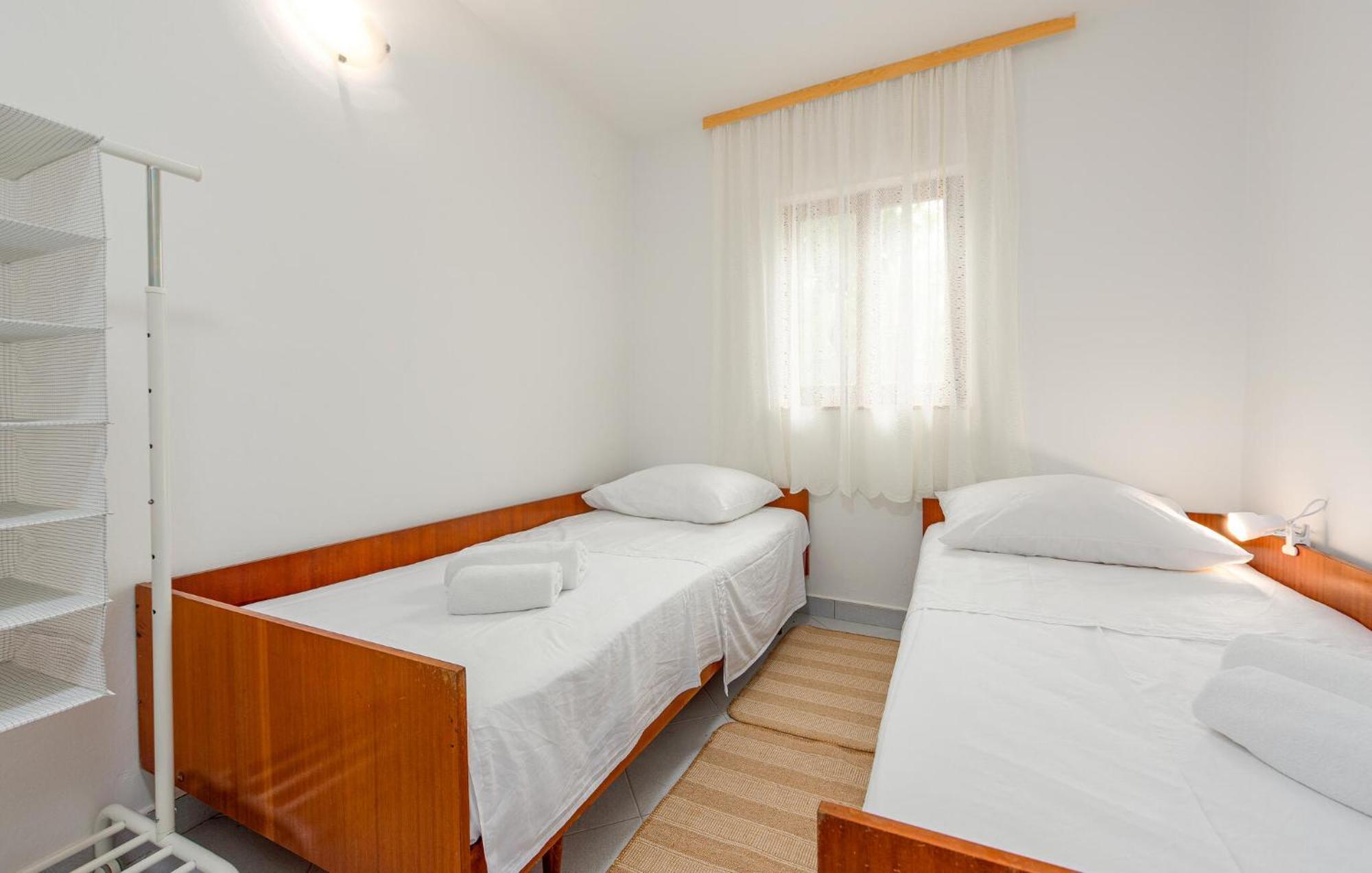 Beautiful Home In Novalja With Wifi Экстерьер фото