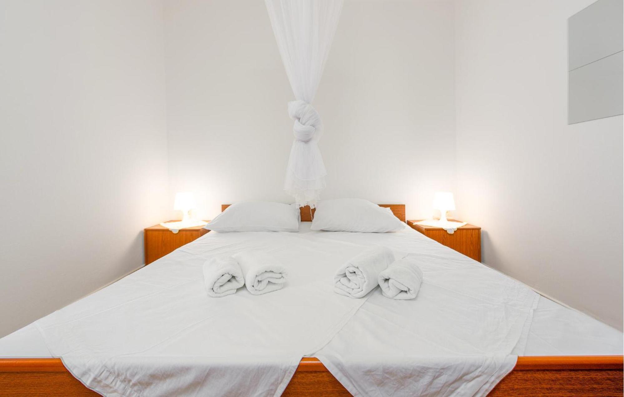 Beautiful Home In Novalja With Wifi Экстерьер фото