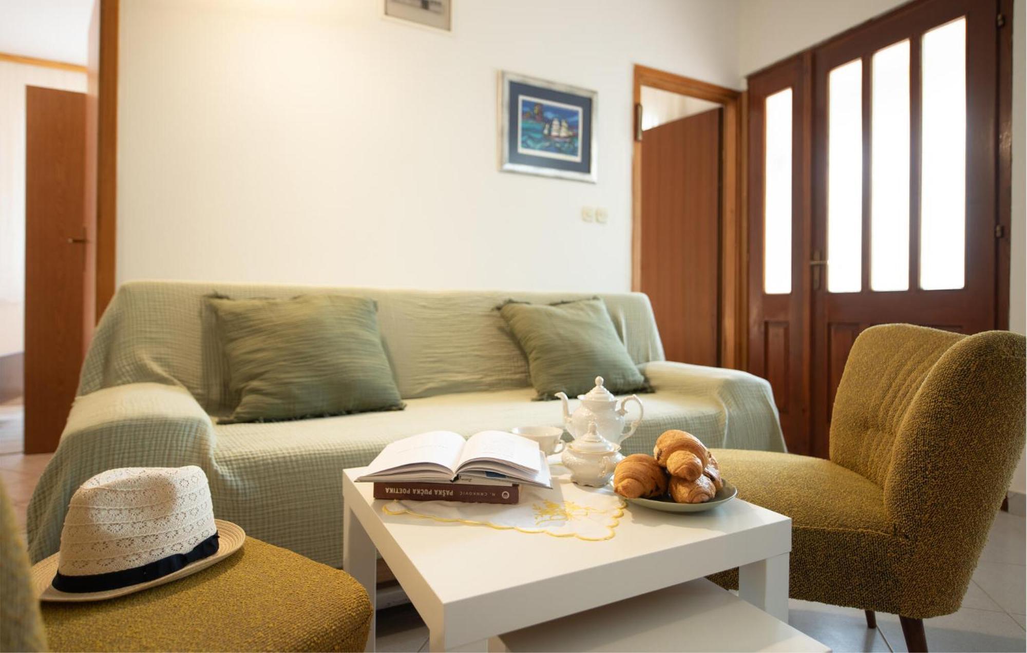 Beautiful Home In Novalja With Wifi Экстерьер фото