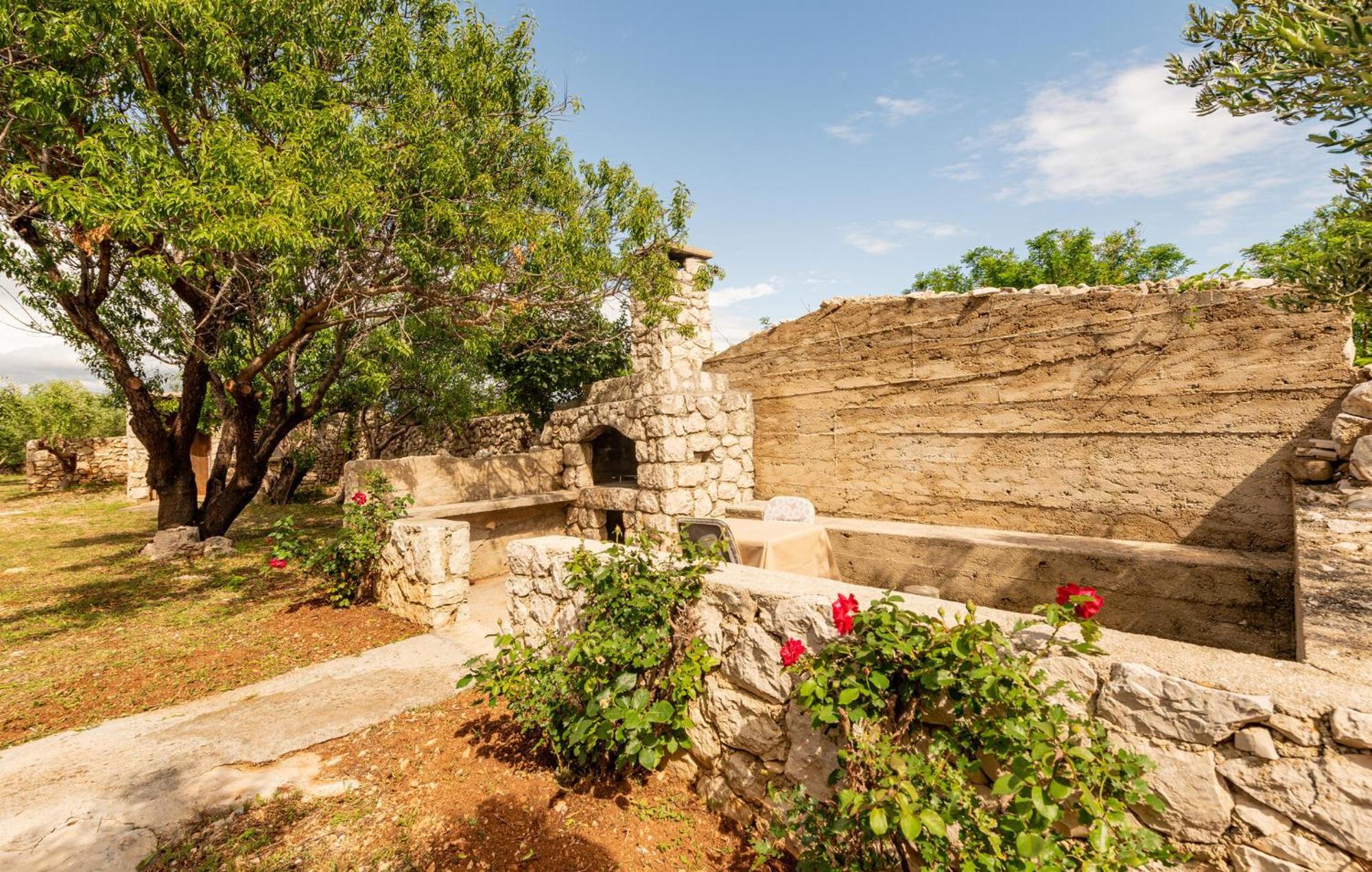 Beautiful Home In Novalja With Wifi Экстерьер фото
