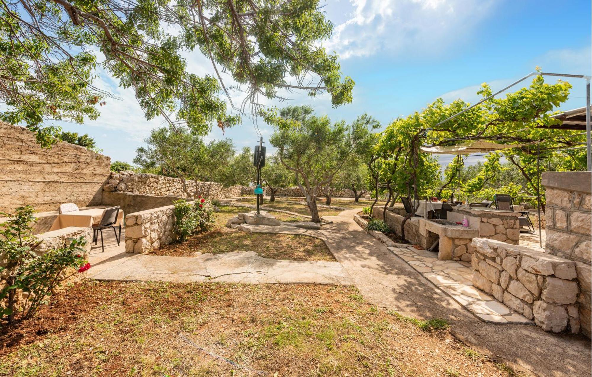 Beautiful Home In Novalja With Wifi Экстерьер фото